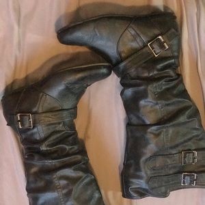 Women’s black boots